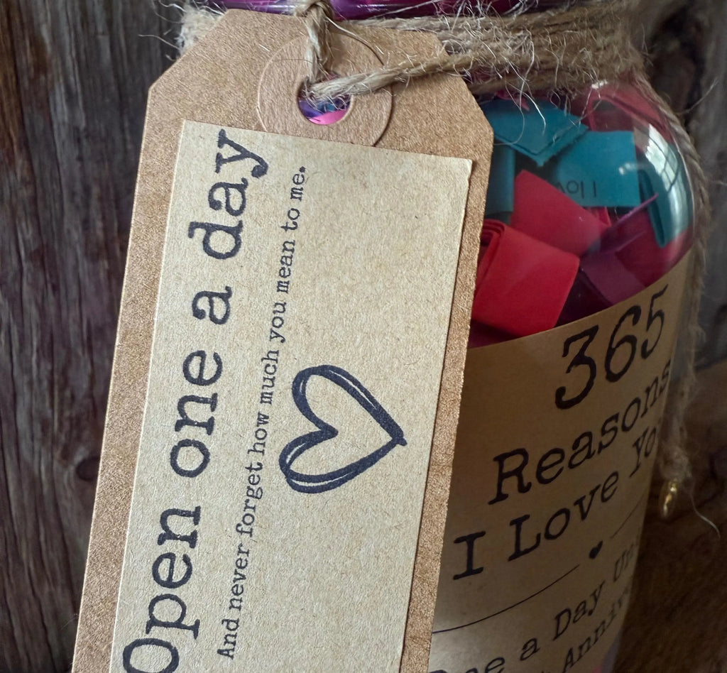 365 Reasons I Love You Jar – Universal Gift with Love Notes for partner